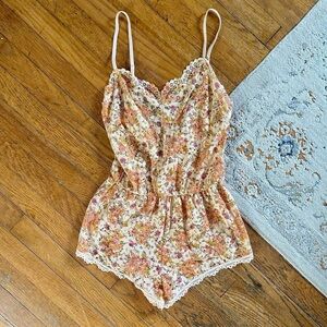 Victoria's Secret Whimsical Floral Sheer Lace Romper Bodysuit Size XS